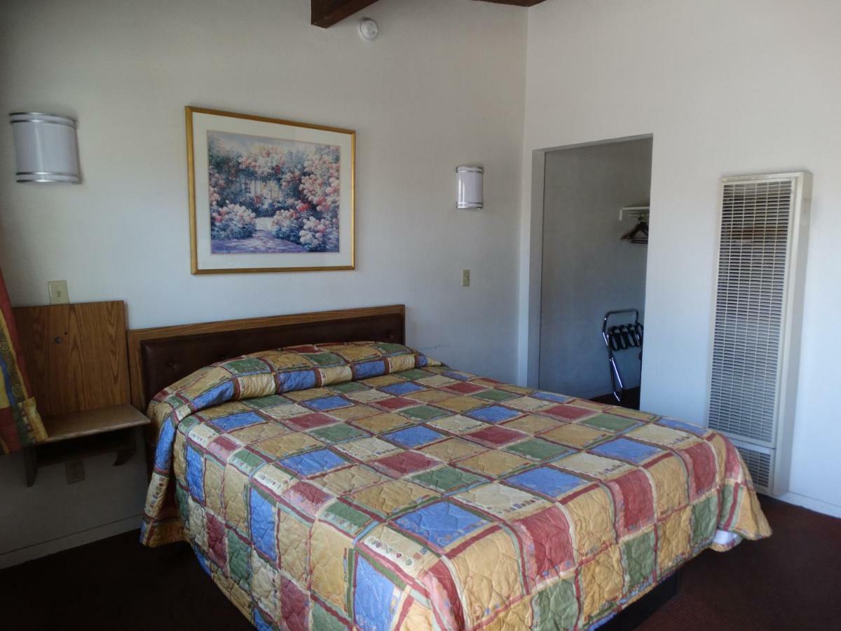 Santa Fe Motel テハチャピ エクステリア 写真